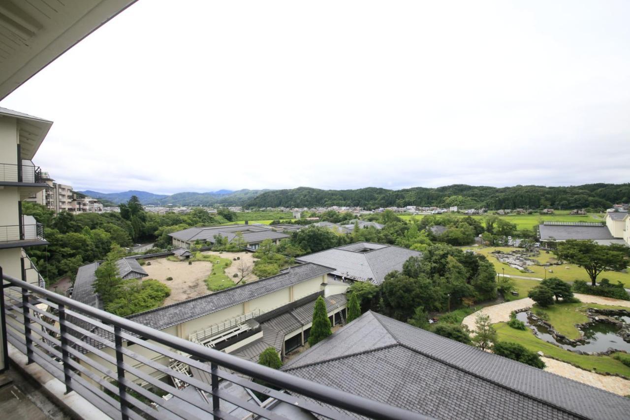 Отель Yamashiro Onsen Miyabi No Yado Kaga Hyakumangoku Экстерьер фото