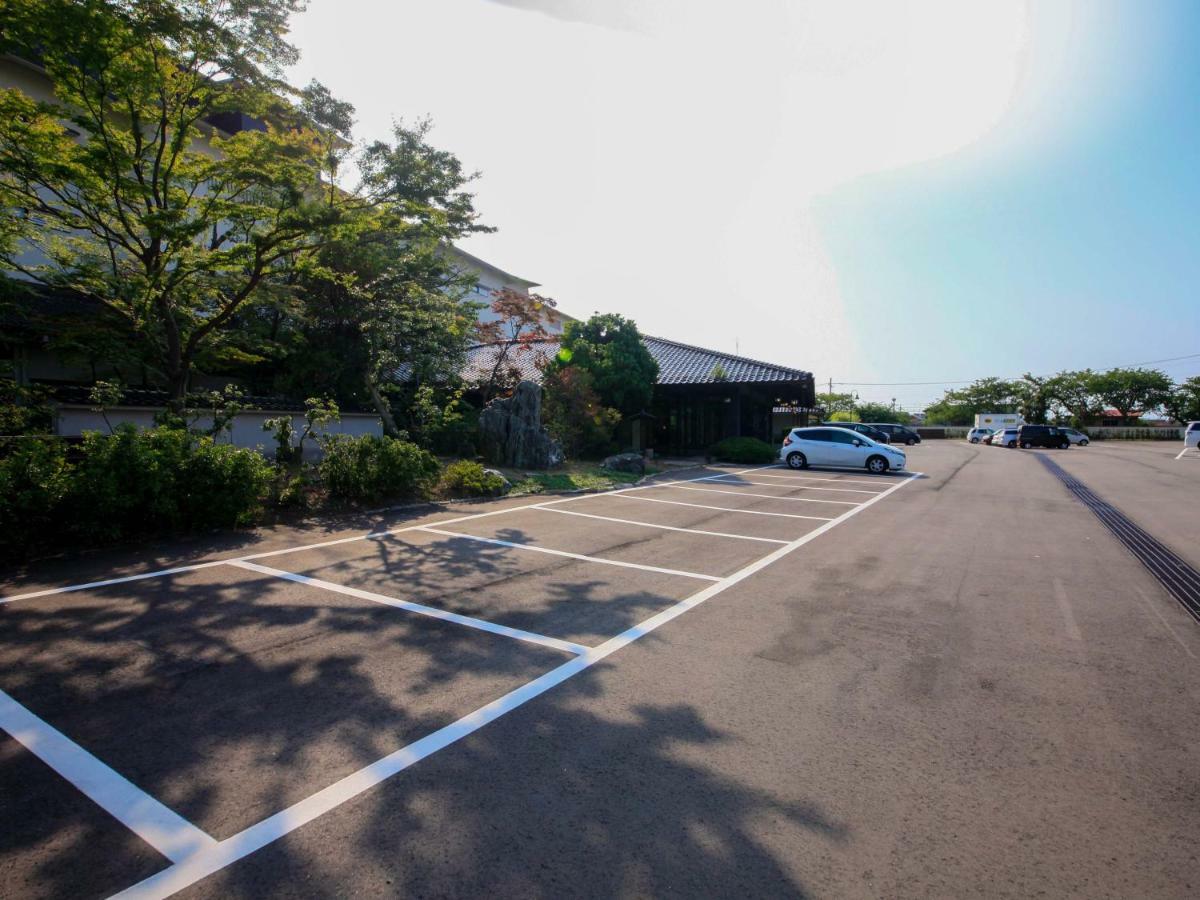 Отель Yamashiro Onsen Miyabi No Yado Kaga Hyakumangoku Экстерьер фото