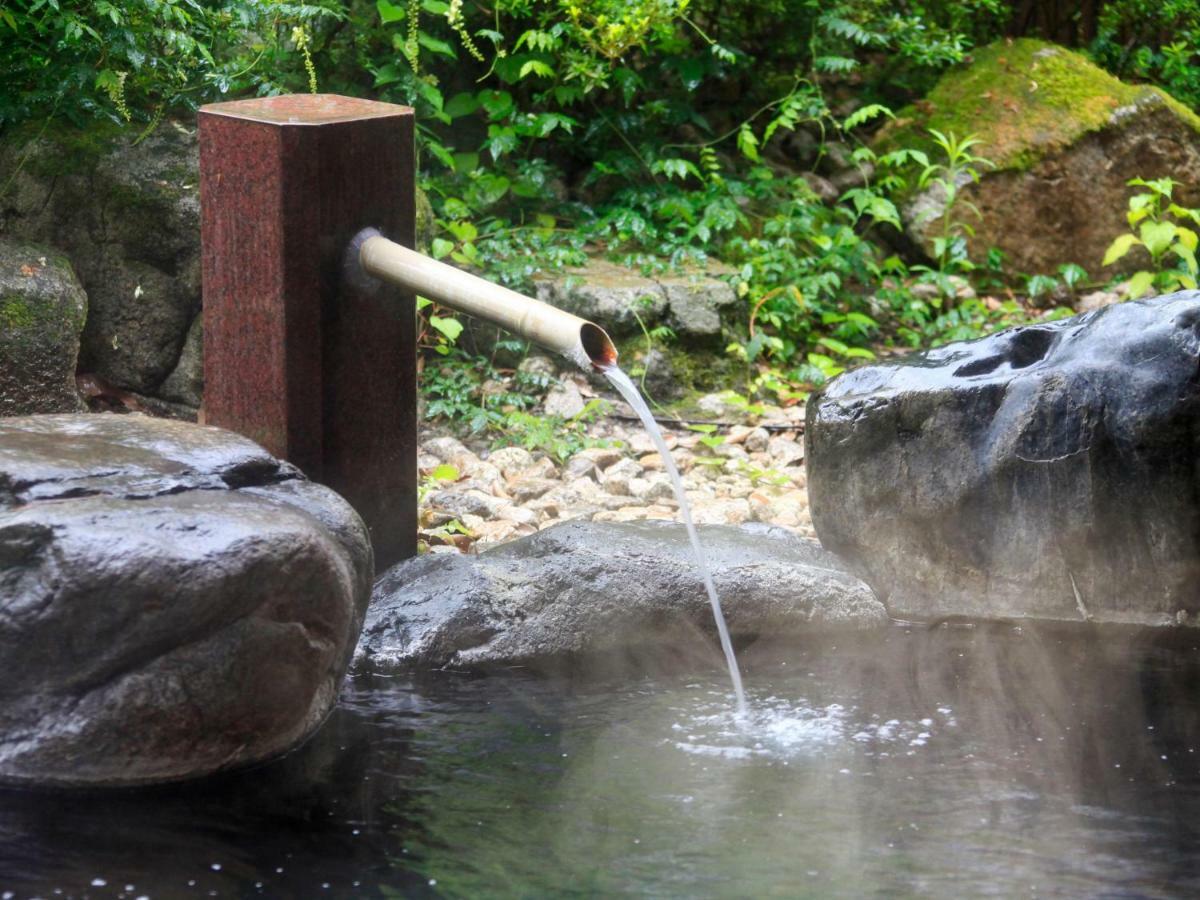 Отель Yamashiro Onsen Miyabi No Yado Kaga Hyakumangoku Экстерьер фото