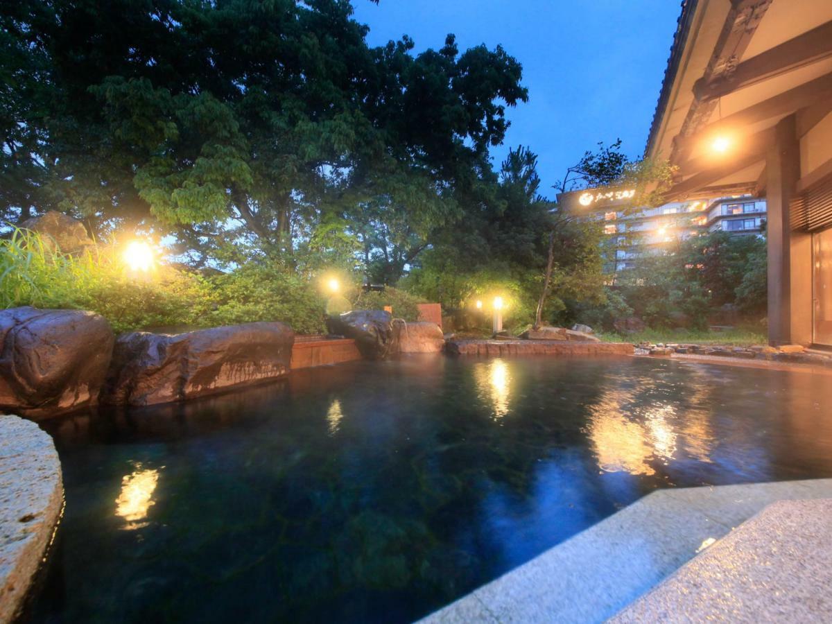 Отель Yamashiro Onsen Miyabi No Yado Kaga Hyakumangoku Экстерьер фото