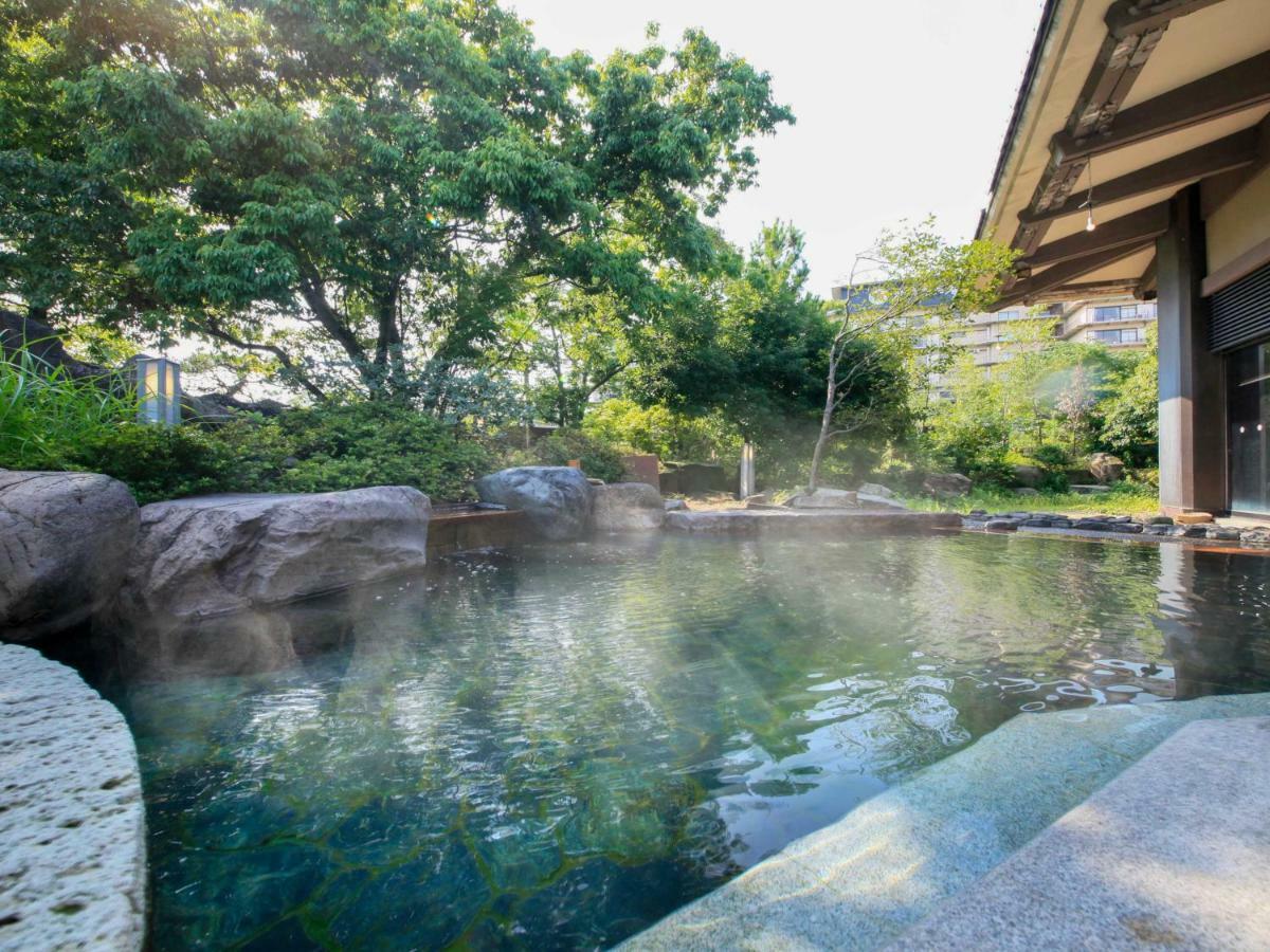 Отель Yamashiro Onsen Miyabi No Yado Kaga Hyakumangoku Экстерьер фото