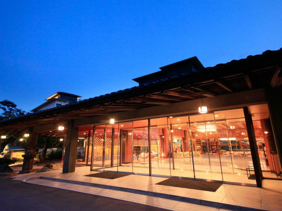 Отель Yamashiro Onsen Miyabi No Yado Kaga Hyakumangoku Экстерьер фото