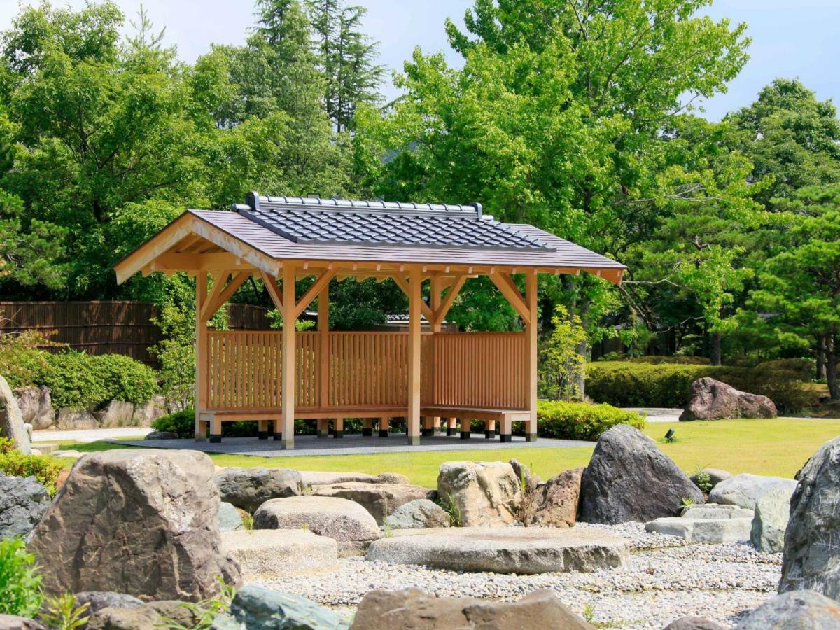 Отель Yamashiro Onsen Miyabi No Yado Kaga Hyakumangoku Экстерьер фото