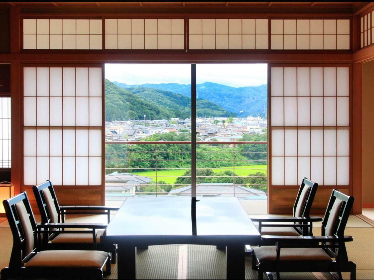 Отель Yamashiro Onsen Miyabi No Yado Kaga Hyakumangoku Экстерьер фото