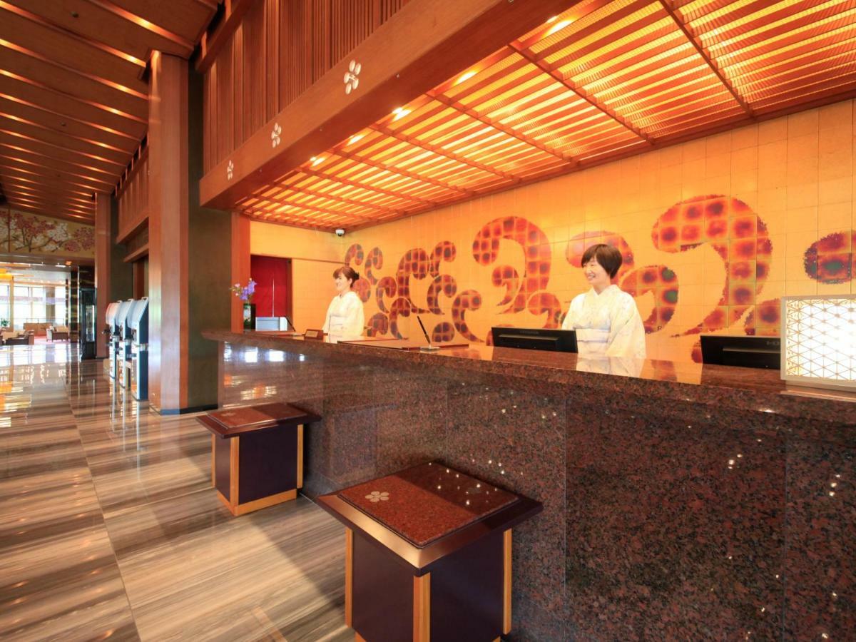 Отель Yamashiro Onsen Miyabi No Yado Kaga Hyakumangoku Экстерьер фото