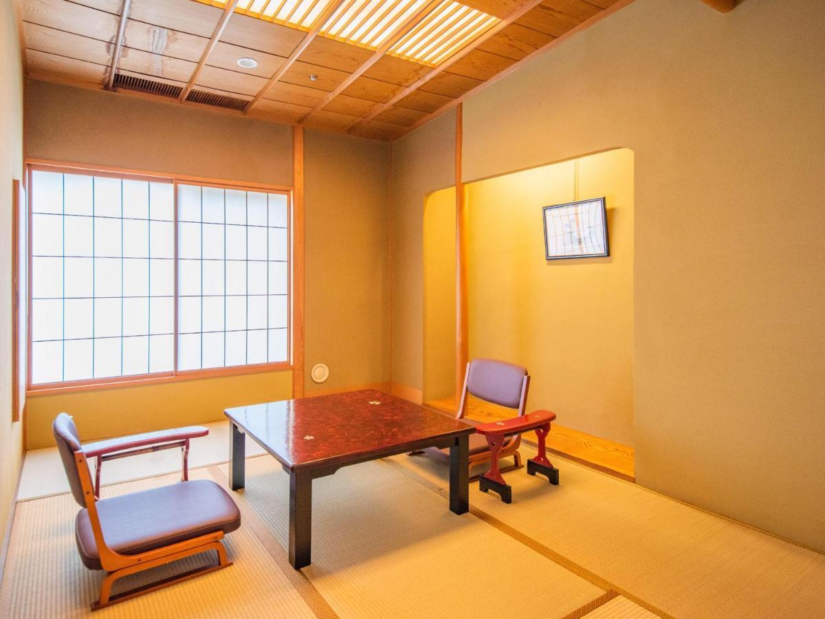Отель Yamashiro Onsen Miyabi No Yado Kaga Hyakumangoku Экстерьер фото