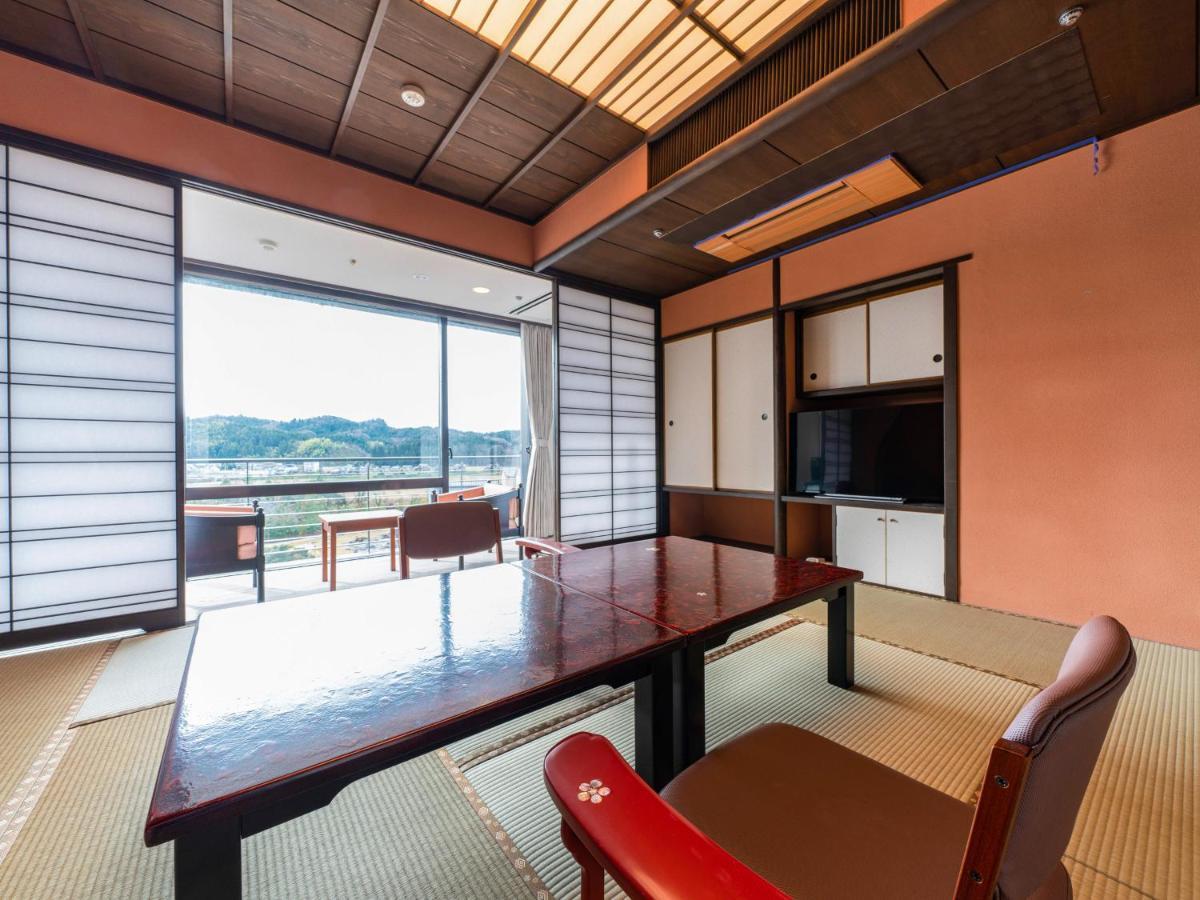 Отель Yamashiro Onsen Miyabi No Yado Kaga Hyakumangoku Экстерьер фото